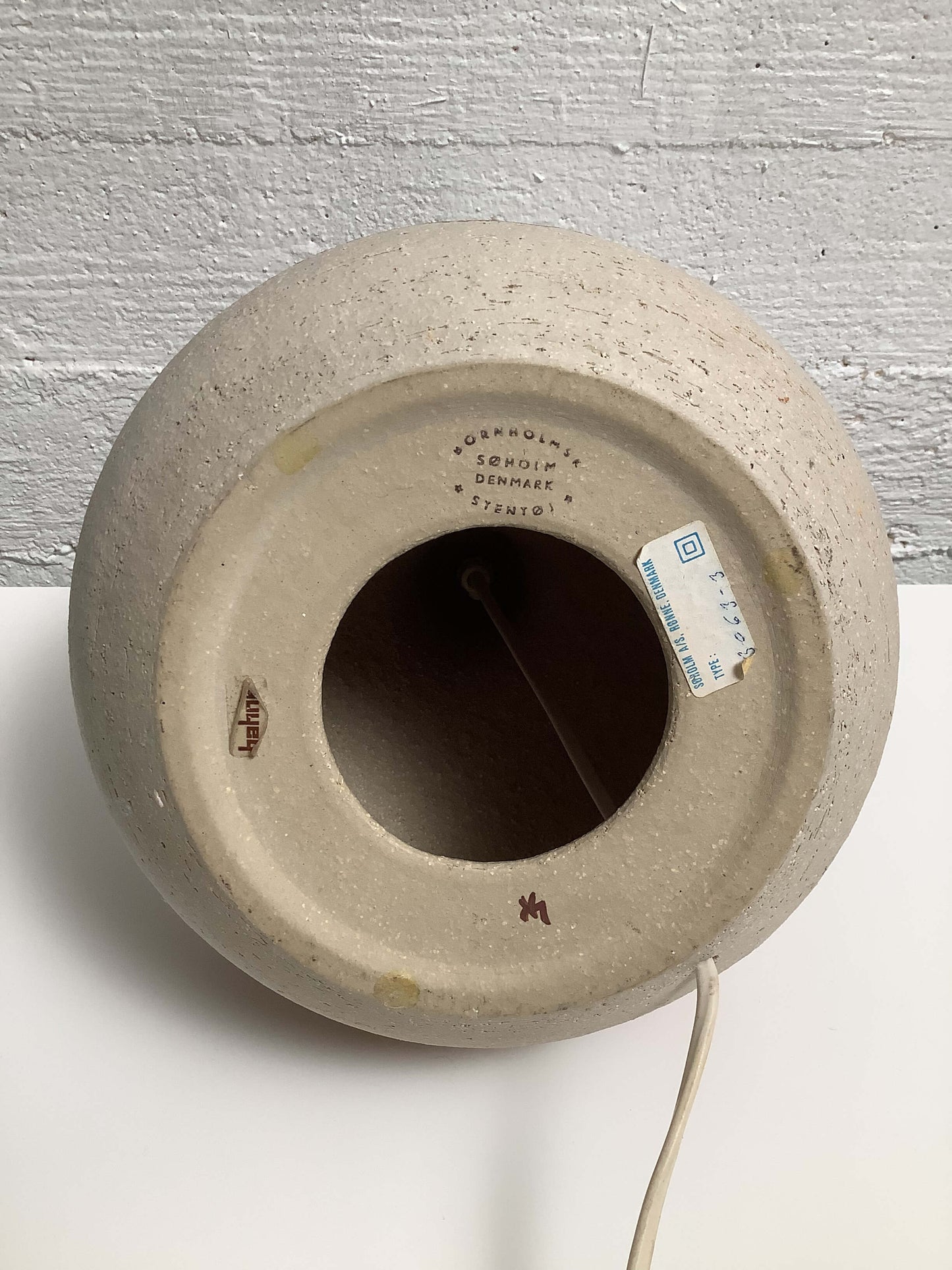 Noomi Backhausen, 1960- luvun keraaminen pöytävalaisin