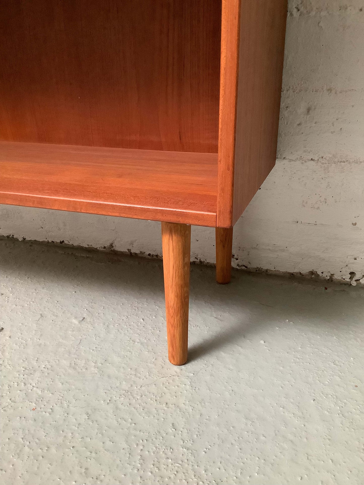 Tanskalainen teak avokirjahylly 60-luku