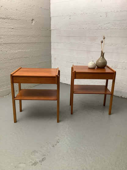 AB Carlström & Co Möbelfabrik tiikkinen yöpöytä pari