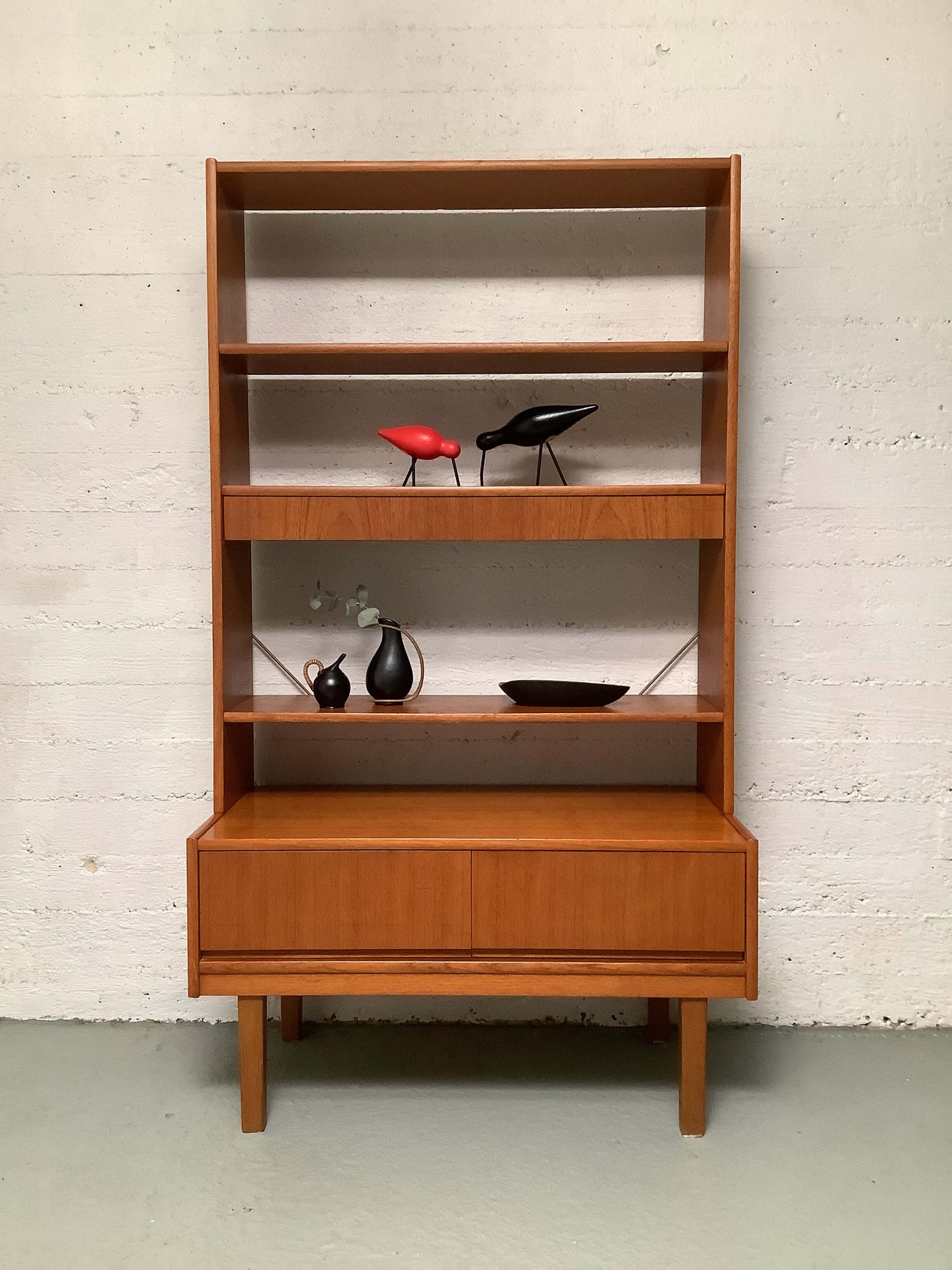 Ruotsalainen teak-kirjahylly