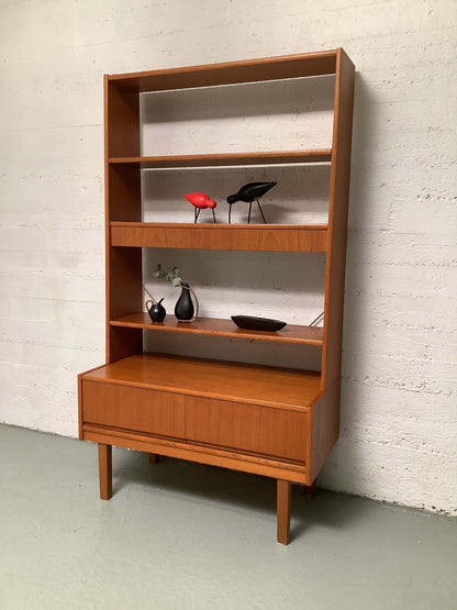 Ruotsalainen teak-kirjahylly