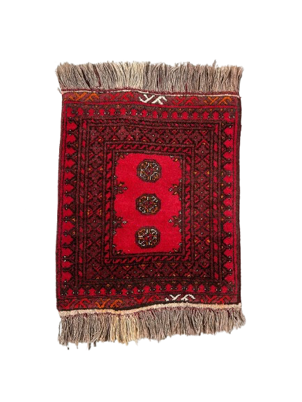 Pieni itämainen vintage-villamatto