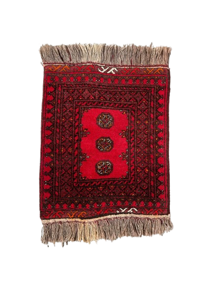 Pieni itämainen vintage-villamatto