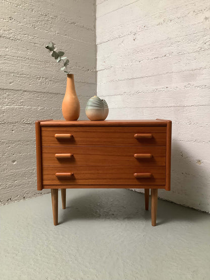 Tanskalainen lipasto 60-luku