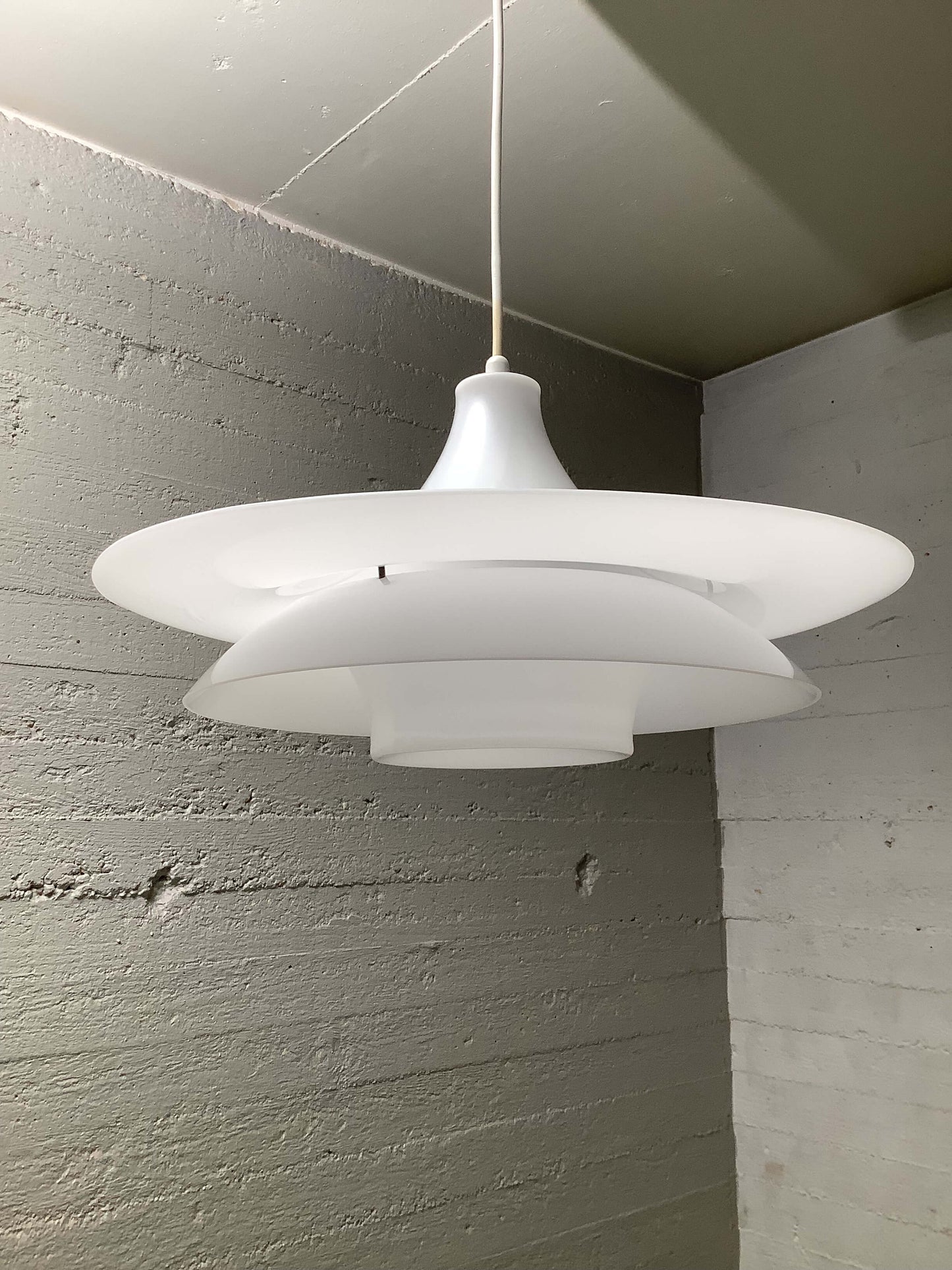 Akryyli kattovalaisin