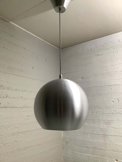 Aneta pallovalaisin, 80-luku