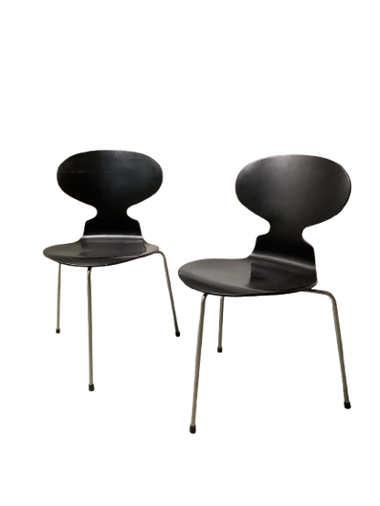 Tanskalaiset Arne Jacobsen "Ant" tuoli