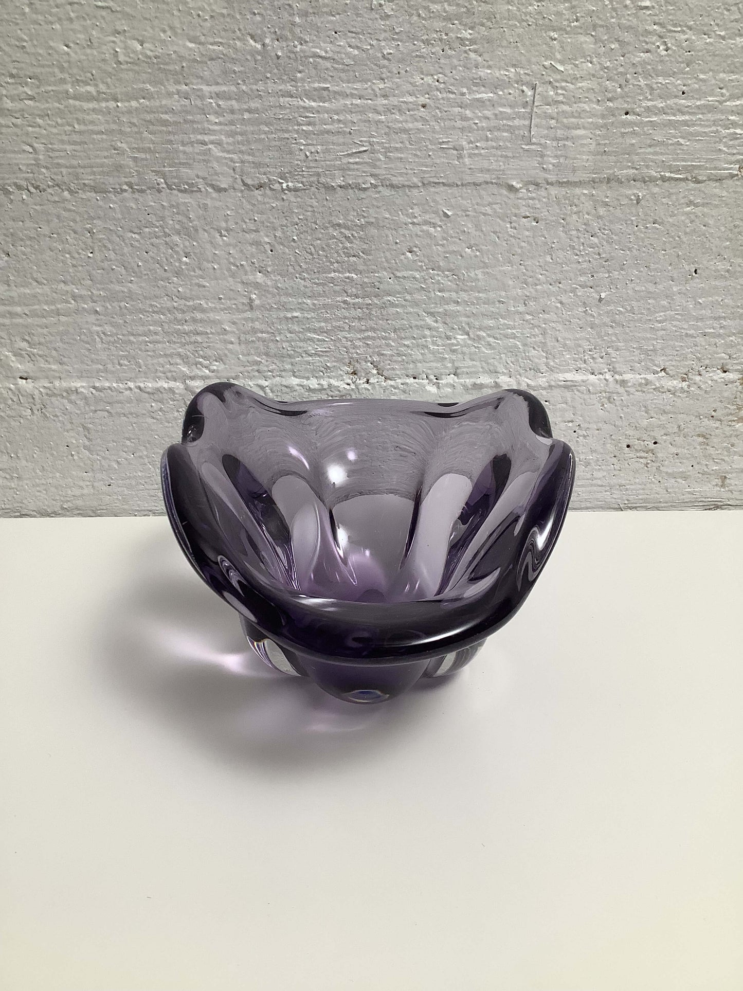 Elis Bergh violetti lasimalja 30/40-luku