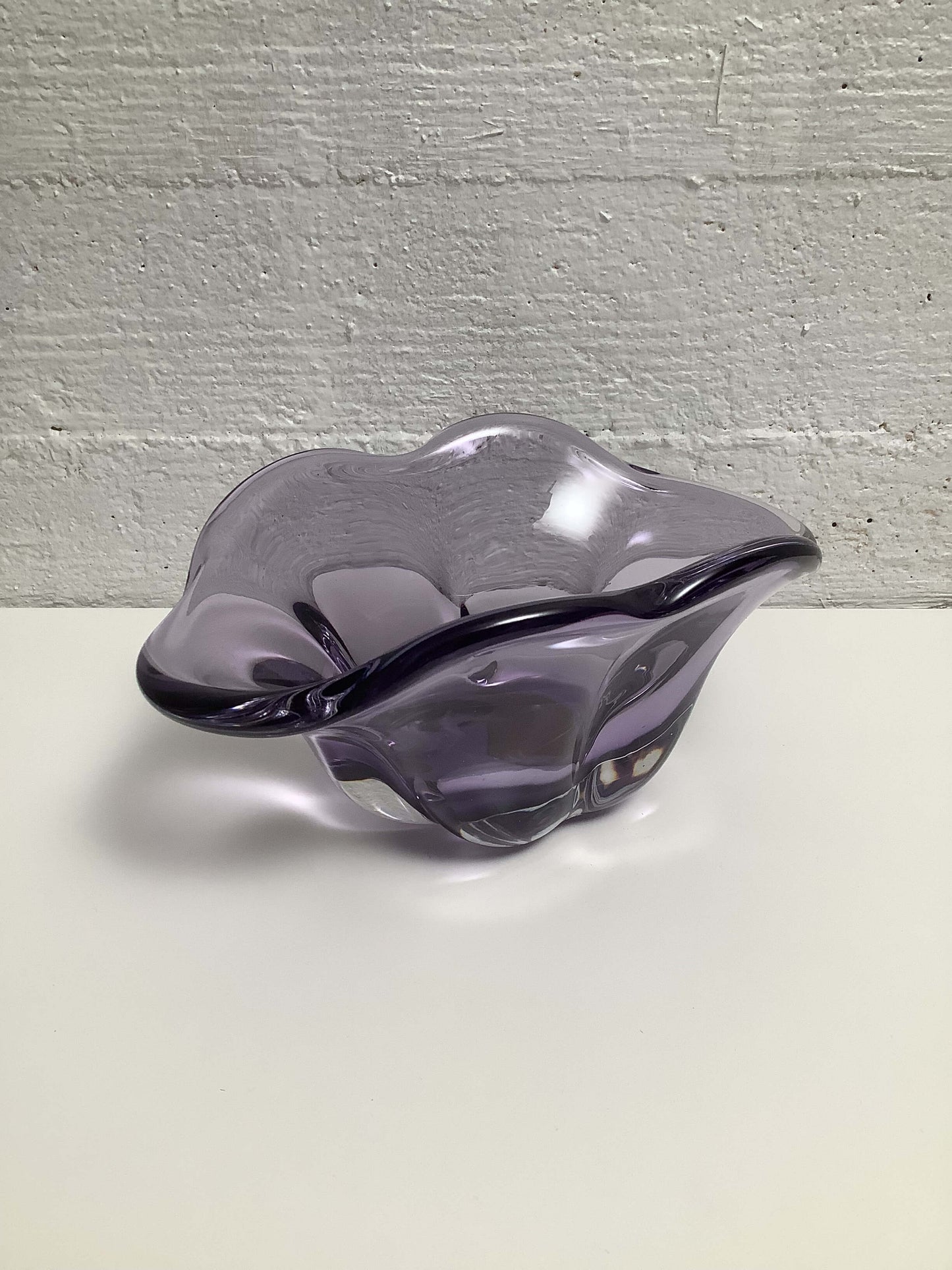 Elis Bergh violetti lasimalja 30/40-luku
