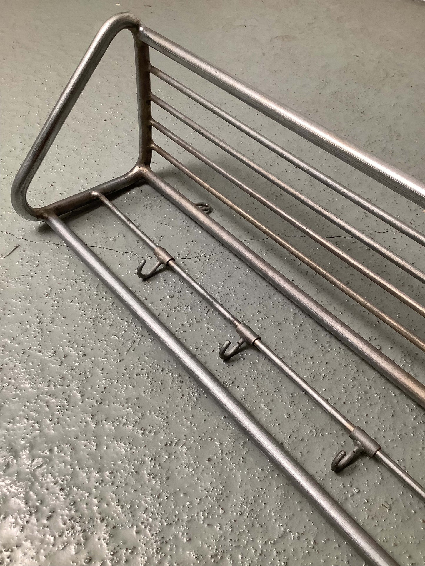 Metallinen seinänaulakko 50/60-luku