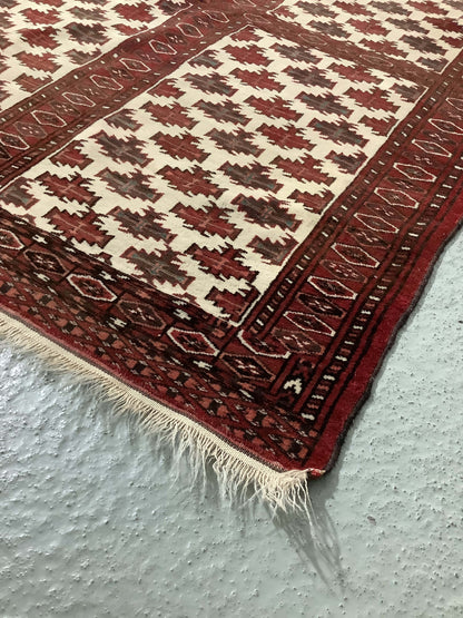 Persialainen käsinsolmittu villamatto