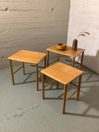 Eino Tuukkanen sarjapöytä