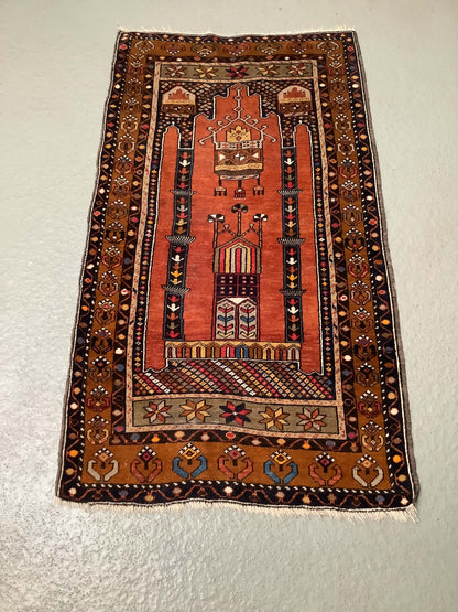 Käsinsolmittu villamatto