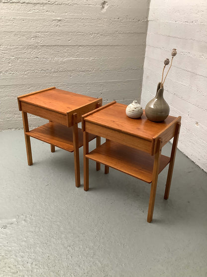 AB Carlström & Co Möbelfabrik tiikkinen yöpöytä pari