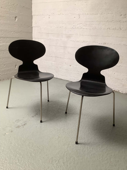 Tanskalaiset Arne Jacobsen "Ant" tuoli