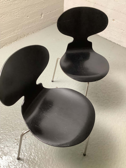 Tanskalaiset Arne Jacobsen "Ant" tuoli