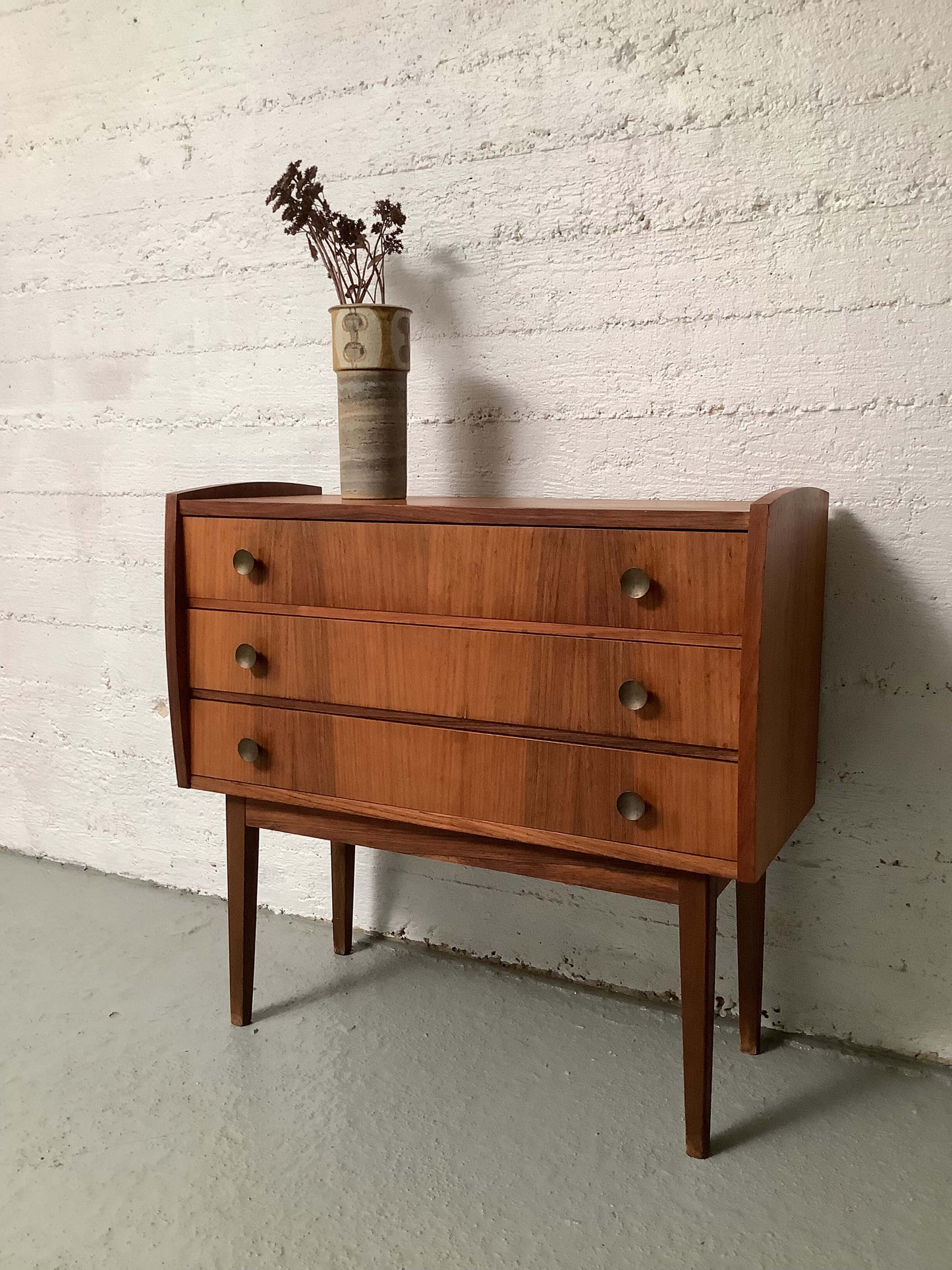 Tanskalainen teak-laatikosto 60-luku