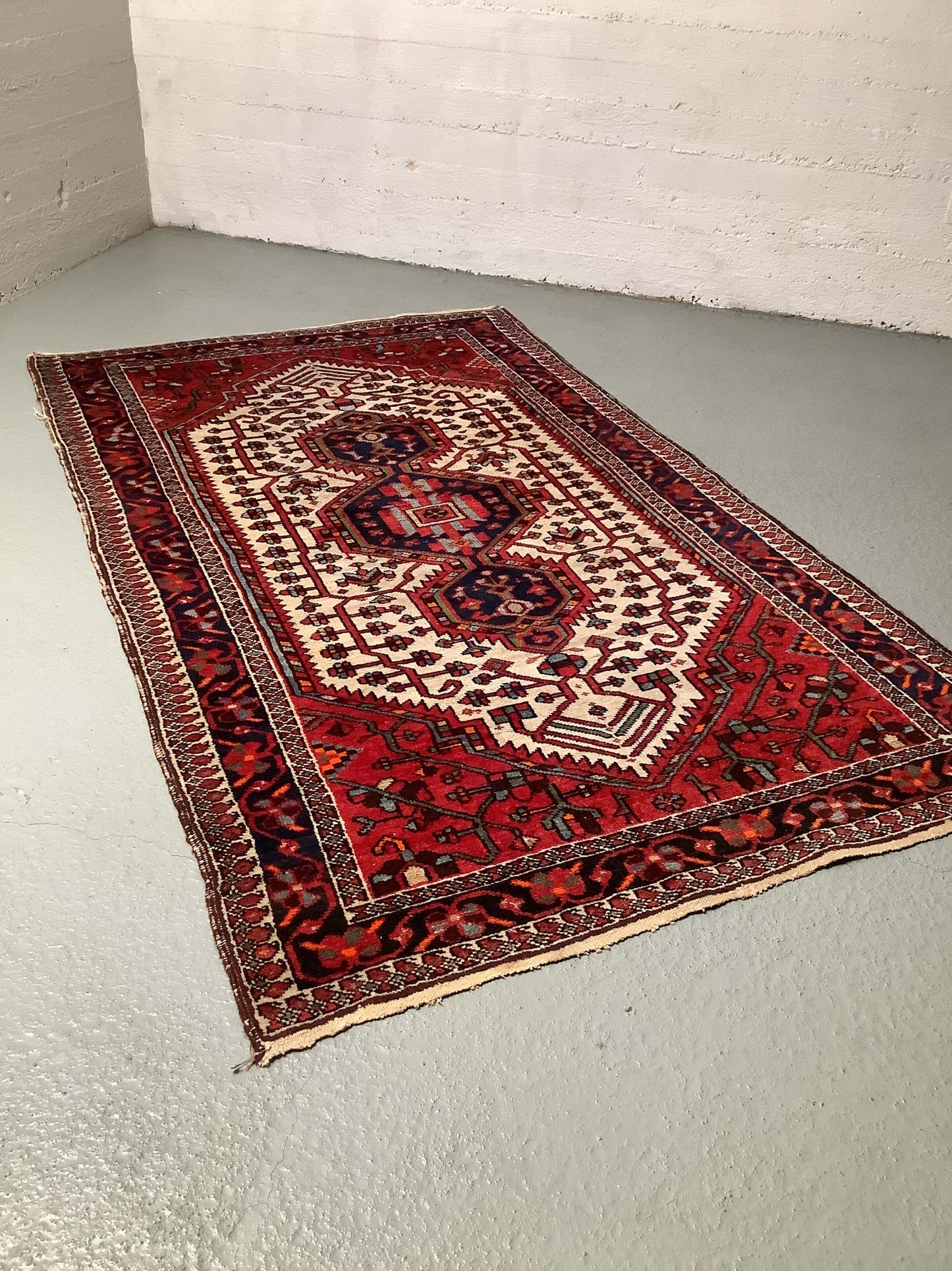 Persialainen käsinsolmittu vintage-villamatto