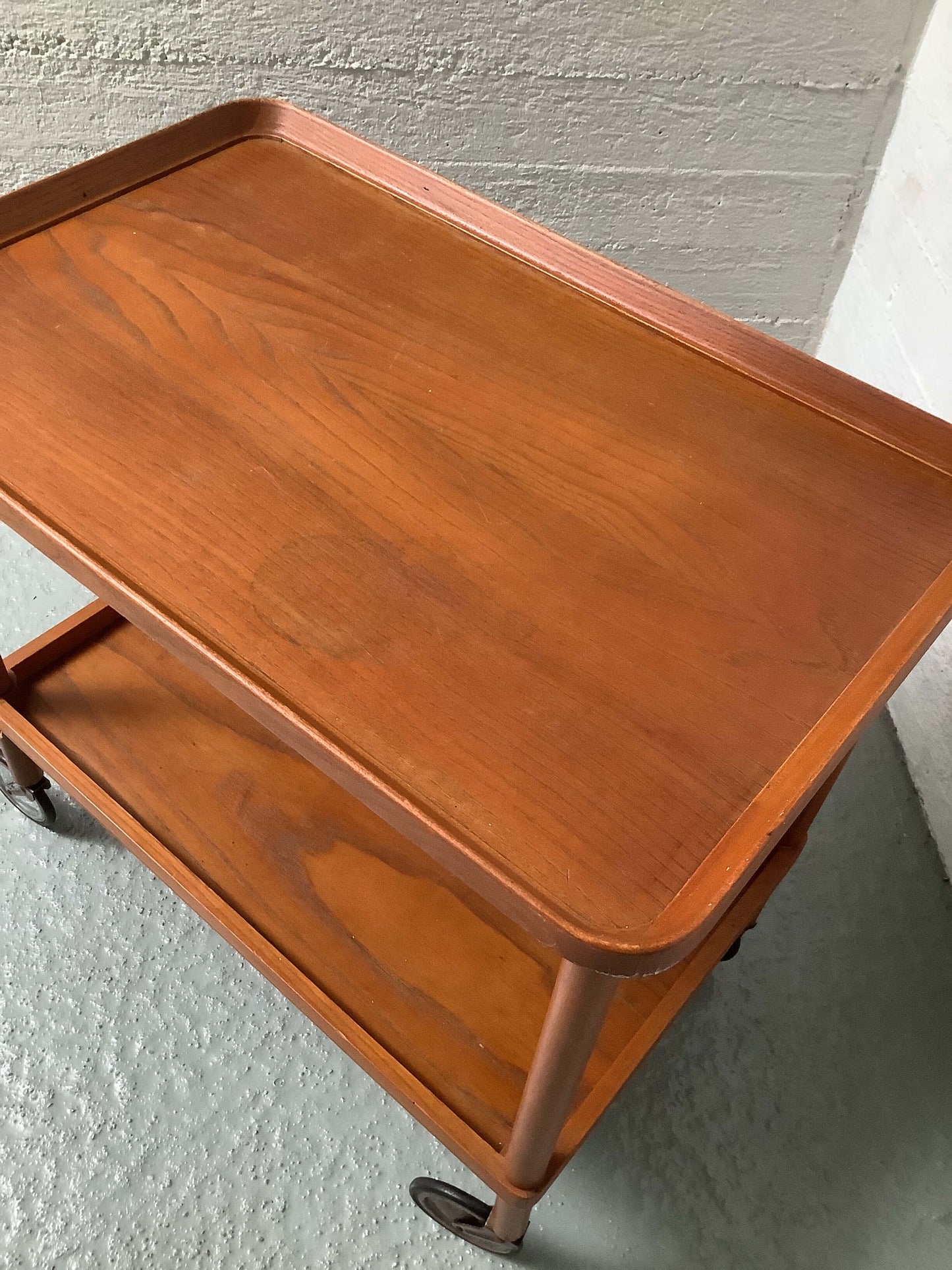 Tanskalainen teak-tarjoiluvaunu 60-luku