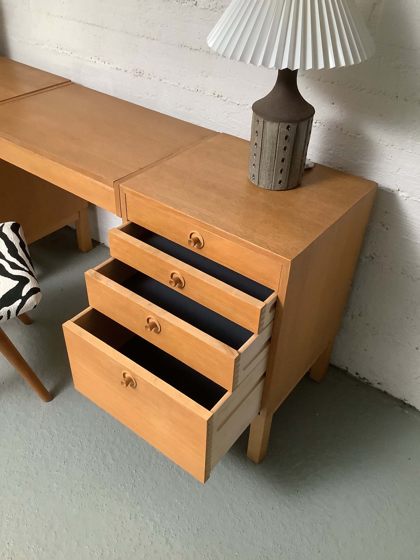 Tammi lipasto/pöytä