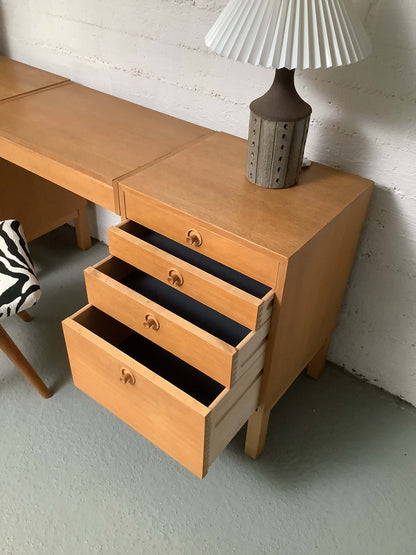 Tammi lipasto/pöytä