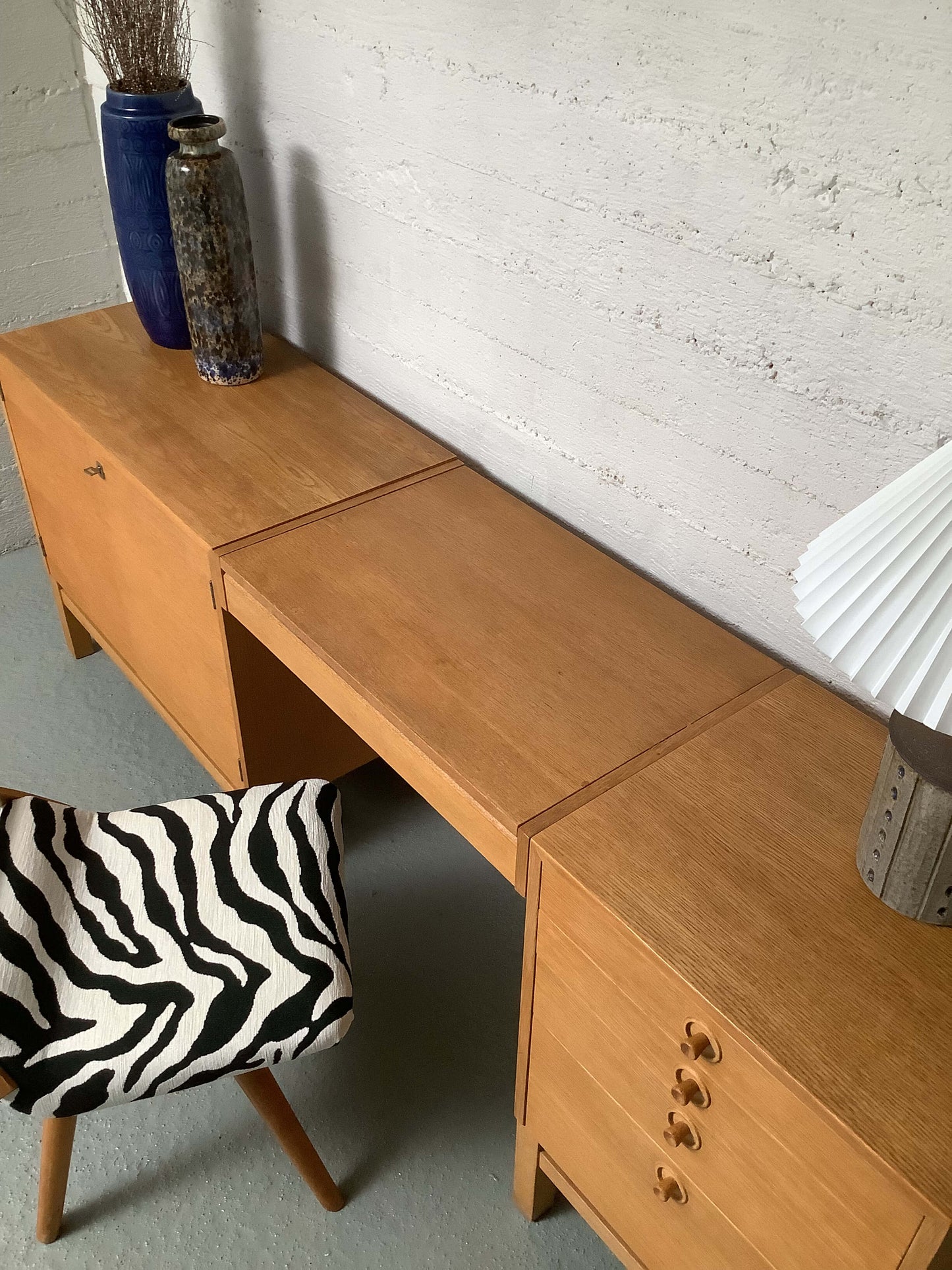 Tammi lipasto/pöytä