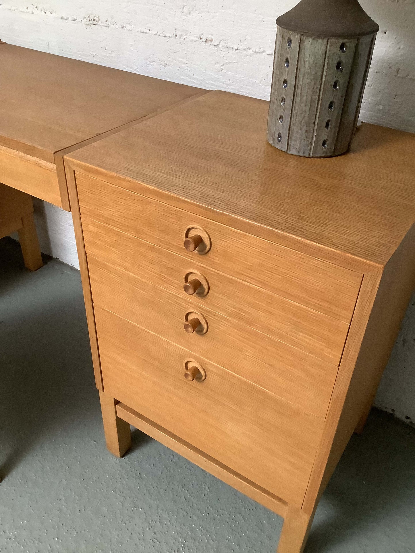 Tammi lipasto/pöytä