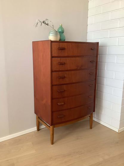 Poul M. Volther teak-lipasto