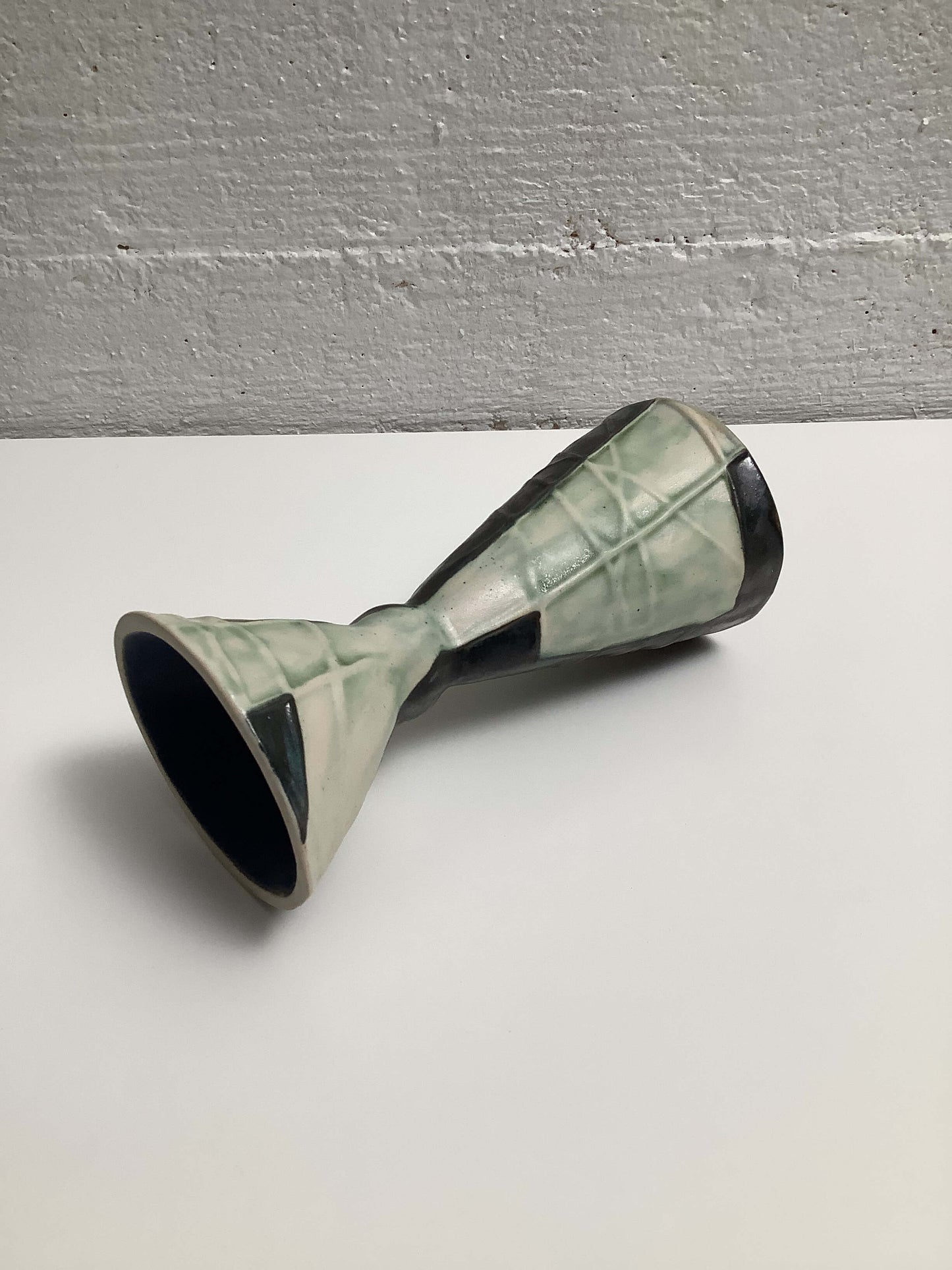 Keraaminen maljakko/kynttelikkö