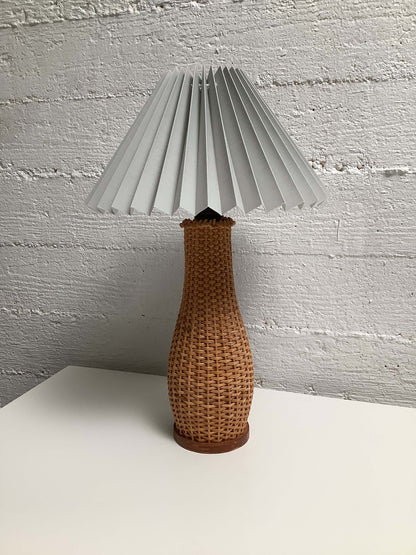 70-luvun rottinkinen pöytävalaisin