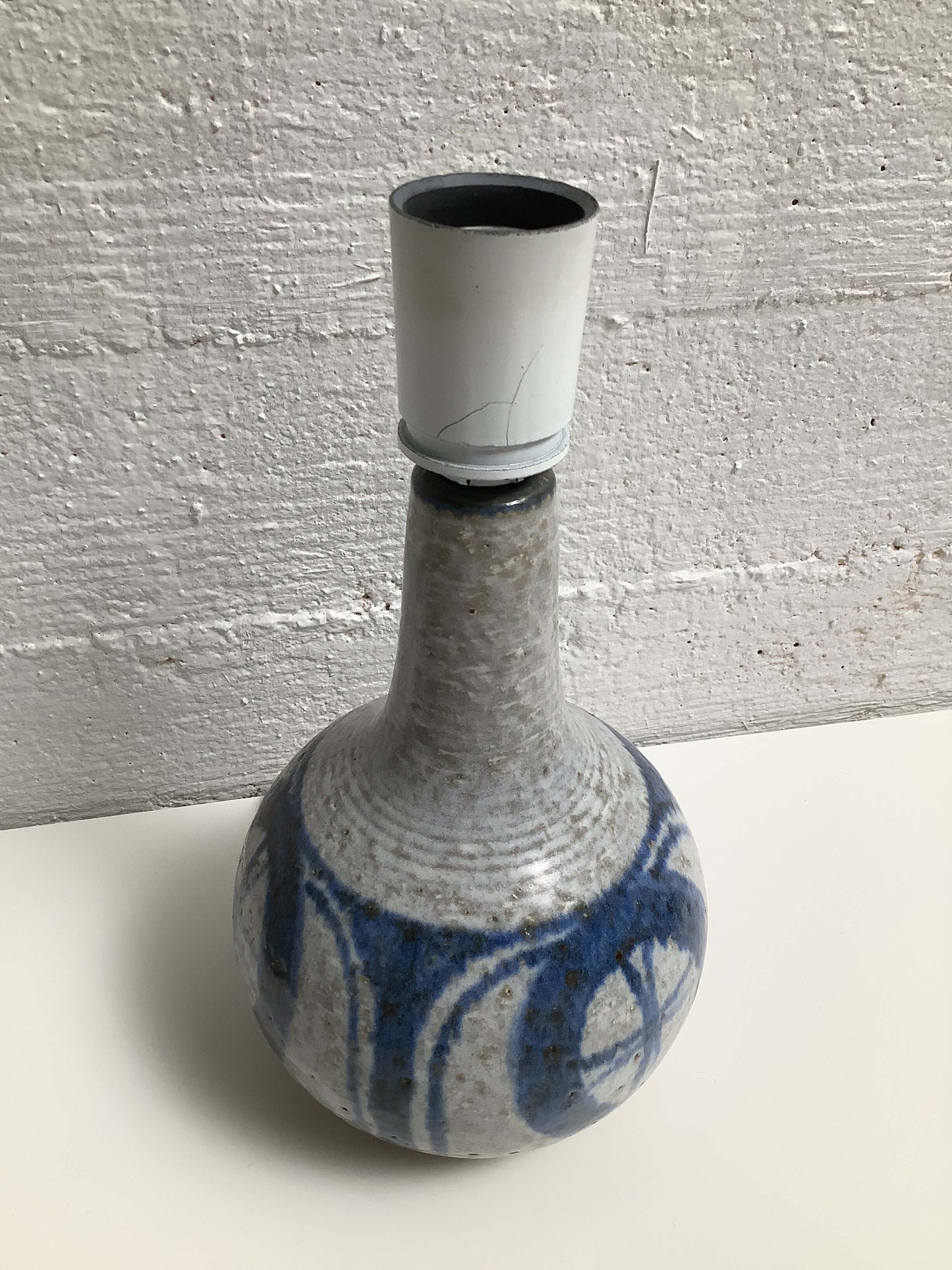 Keraaminen pöytävalaisin