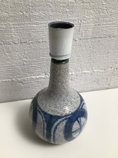 Keraaminen pöytävalaisin