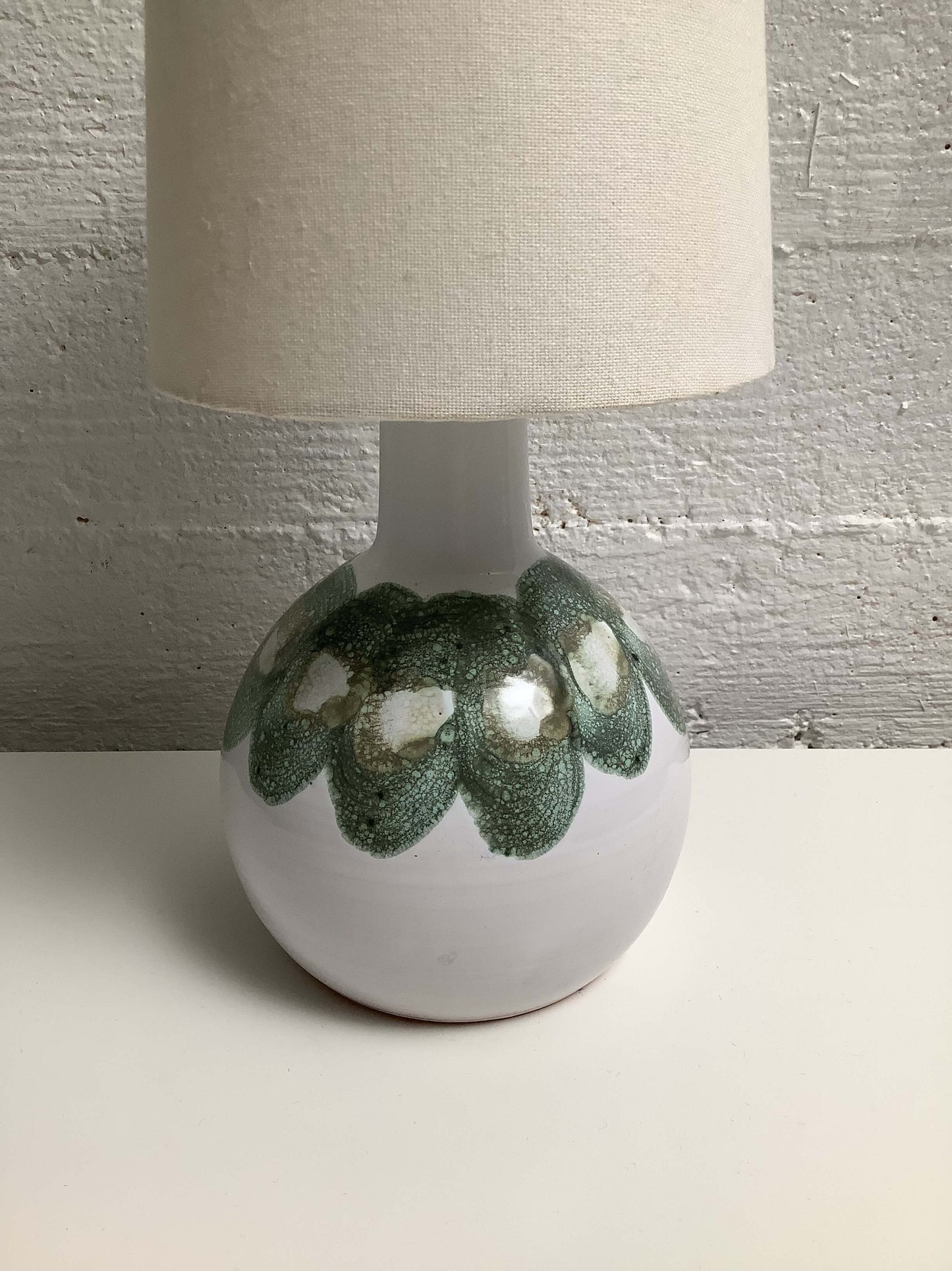 Keraaminen pöytävalaisin