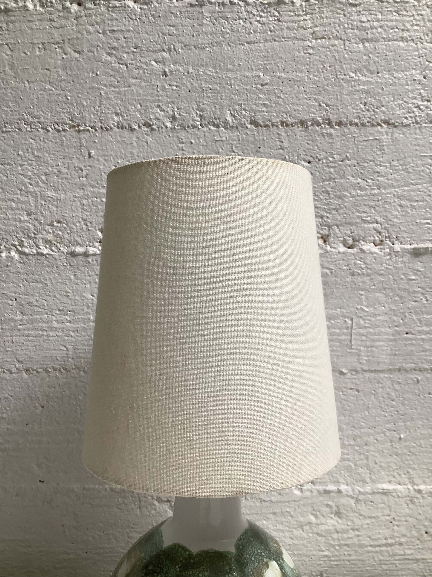 Keraaminen pöytävalaisin