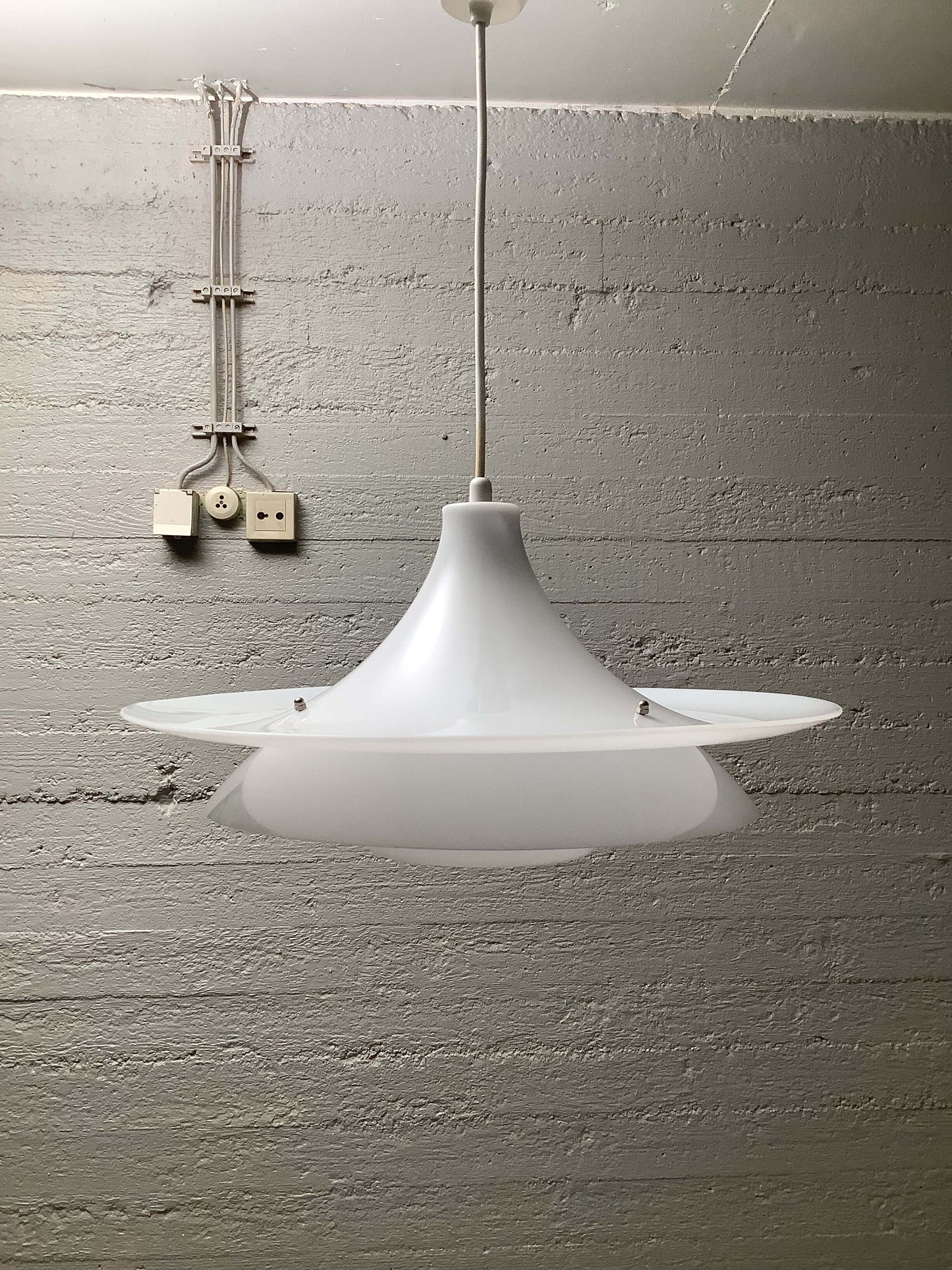 Akryyli kattovalaisin