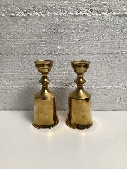 Messinkinen kynttilänjalkapari Boyes Metallkunst Denmark