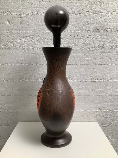 Walter Gerhards "Fat Lava" keraaminen valaisin