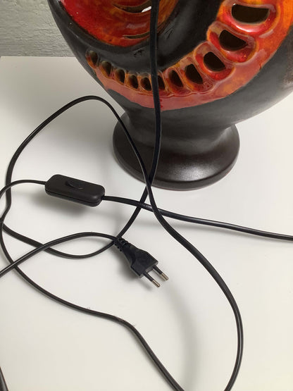 Walter Gerhards "Fat Lava" keraaminen valaisin