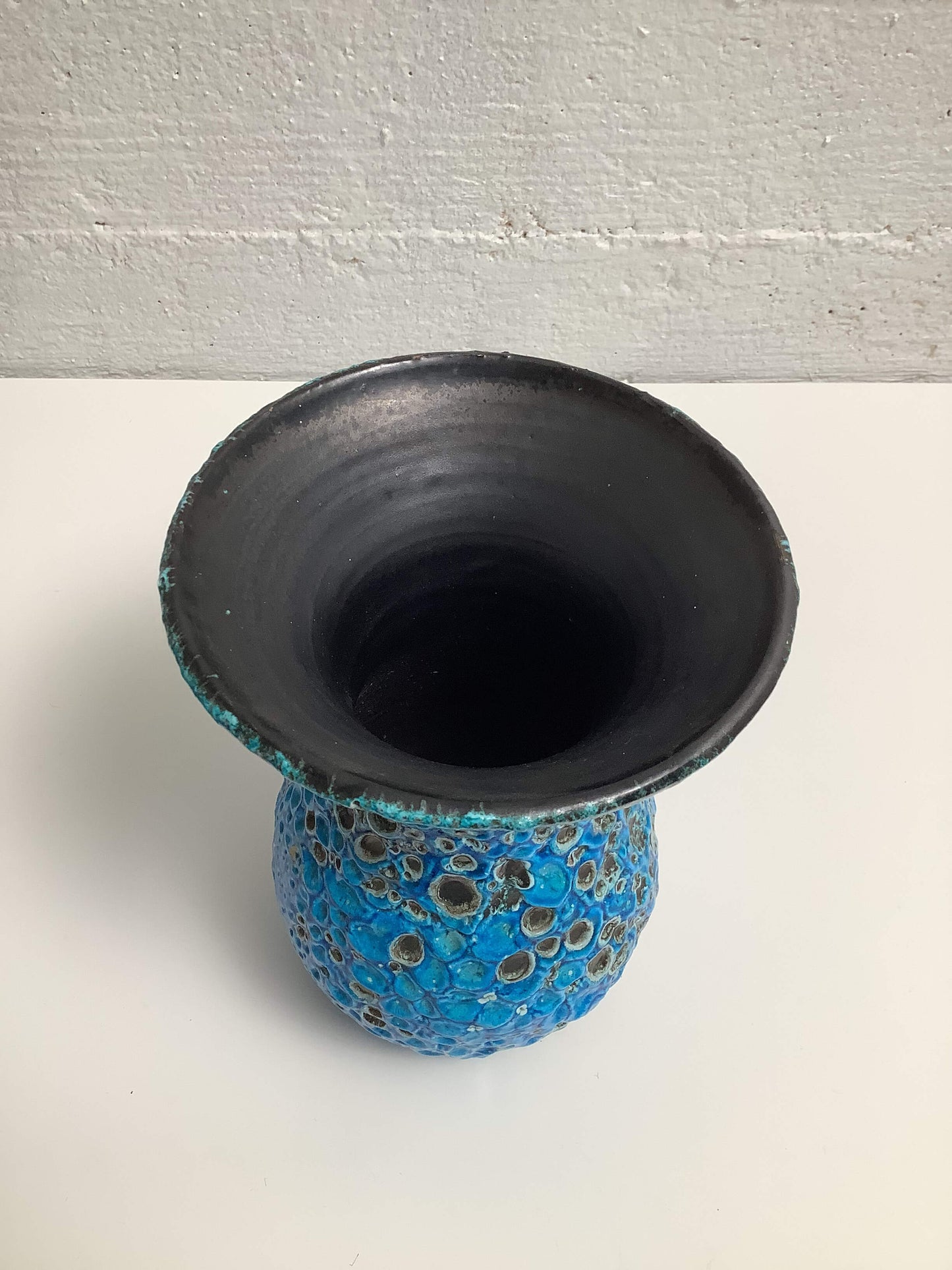 Keraaminen maljakko, Vallauris FAT laava