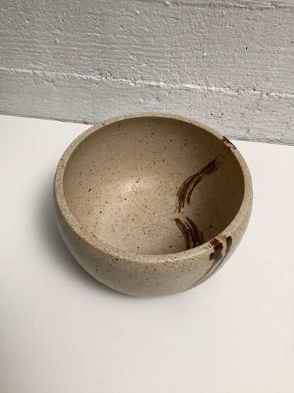 Tanskalainen keraaminen kulho