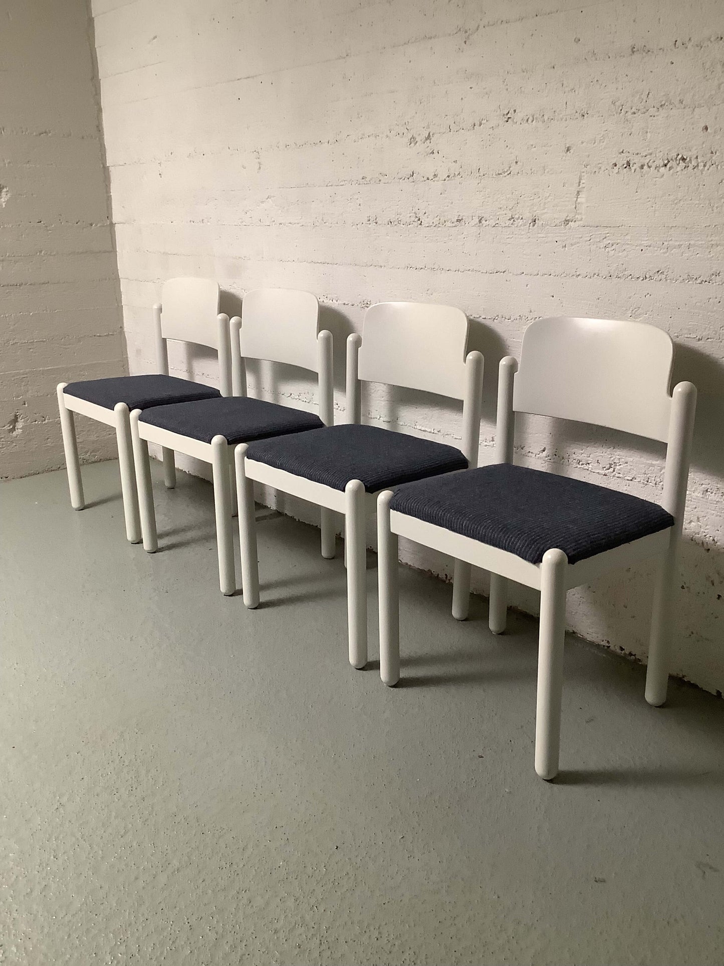 Ruokapöydän tuolit "Julia" 70-luku