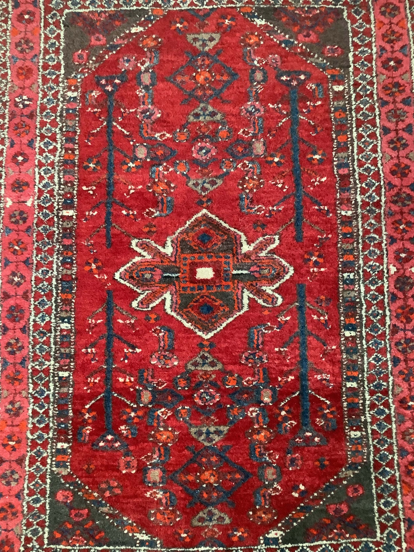 Käsinsolmittu vintage villamatto