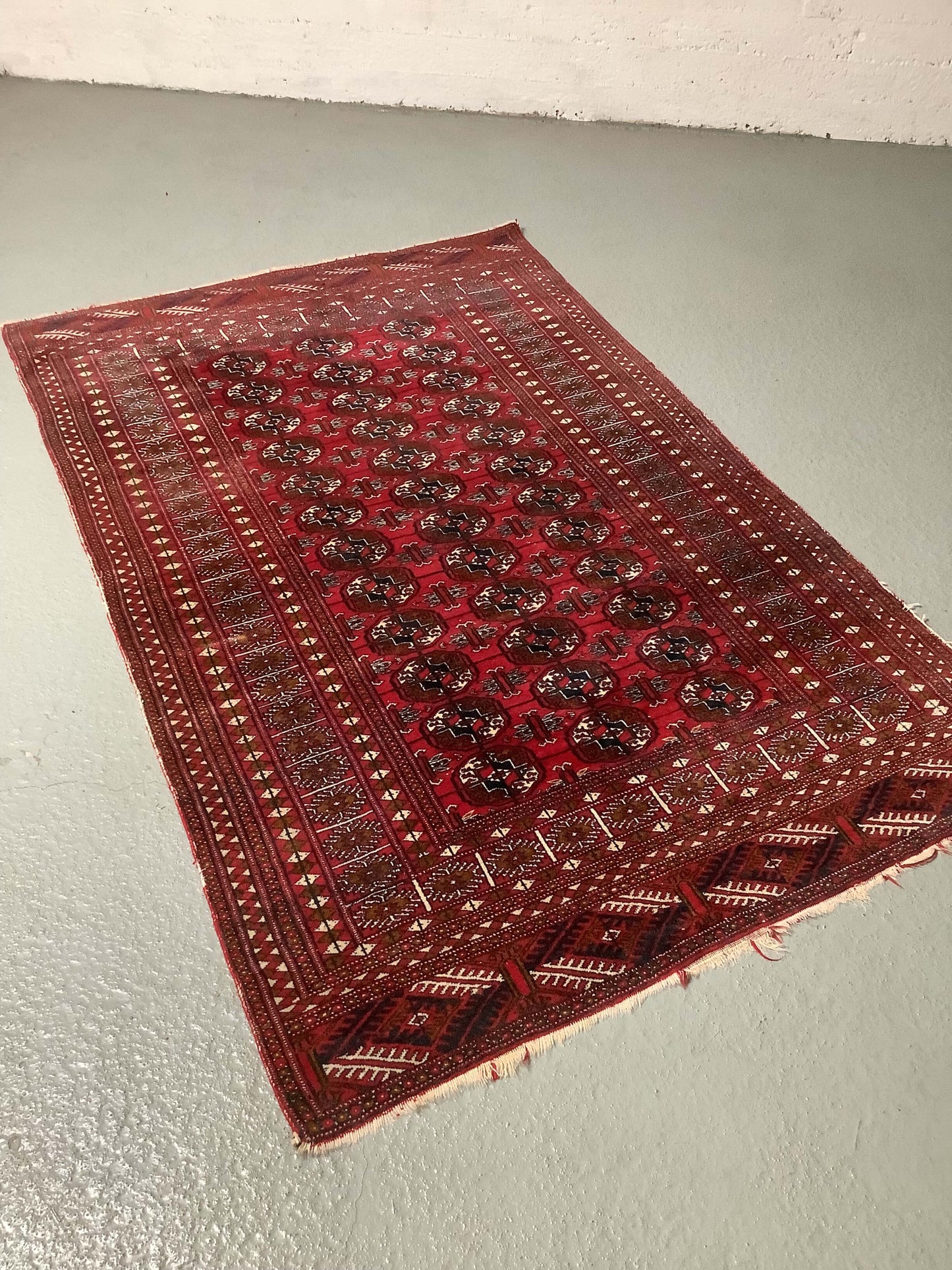 Käsinsolmittu vintage villamatto