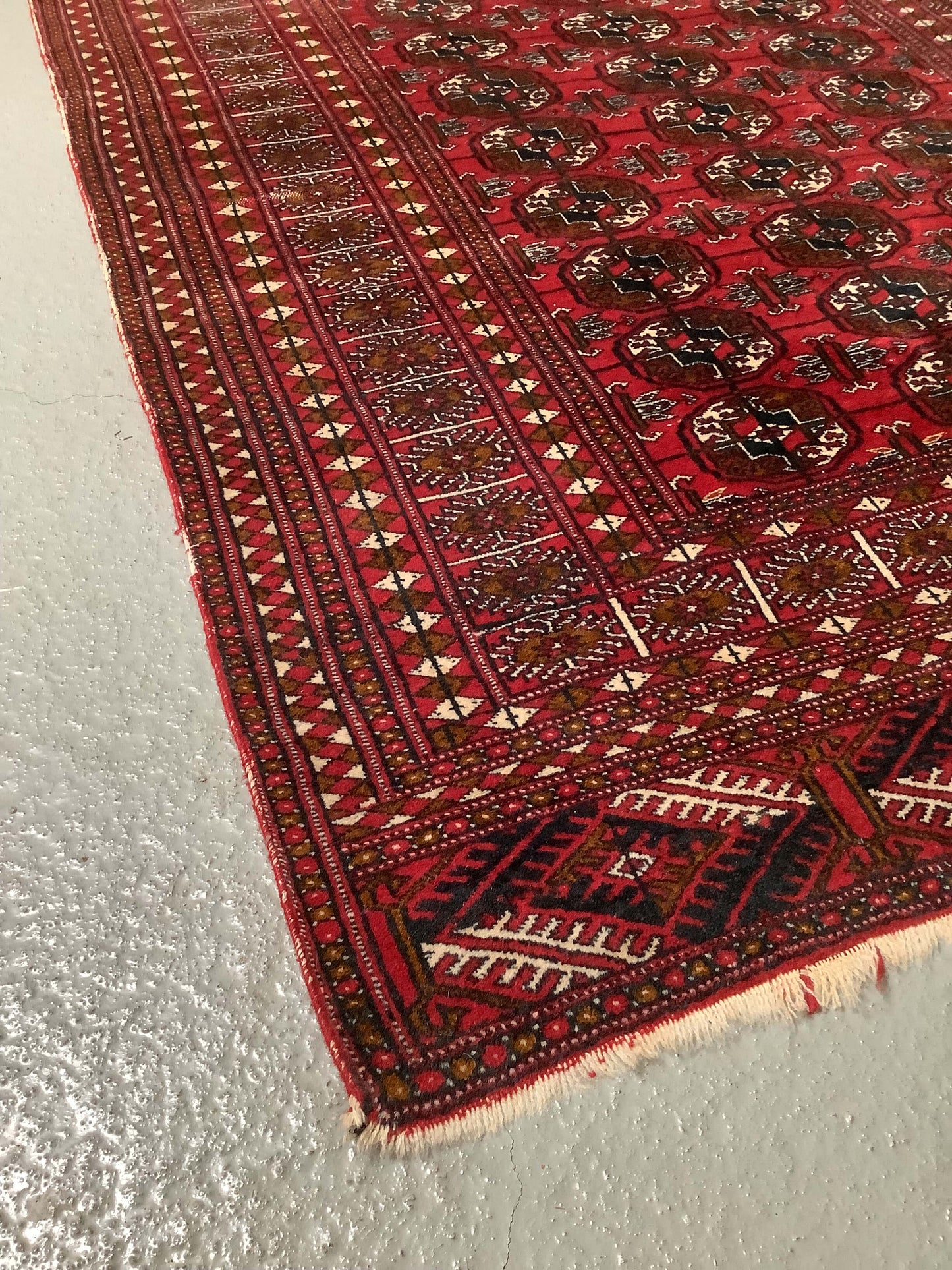 Käsinsolmittu vintage villamatto