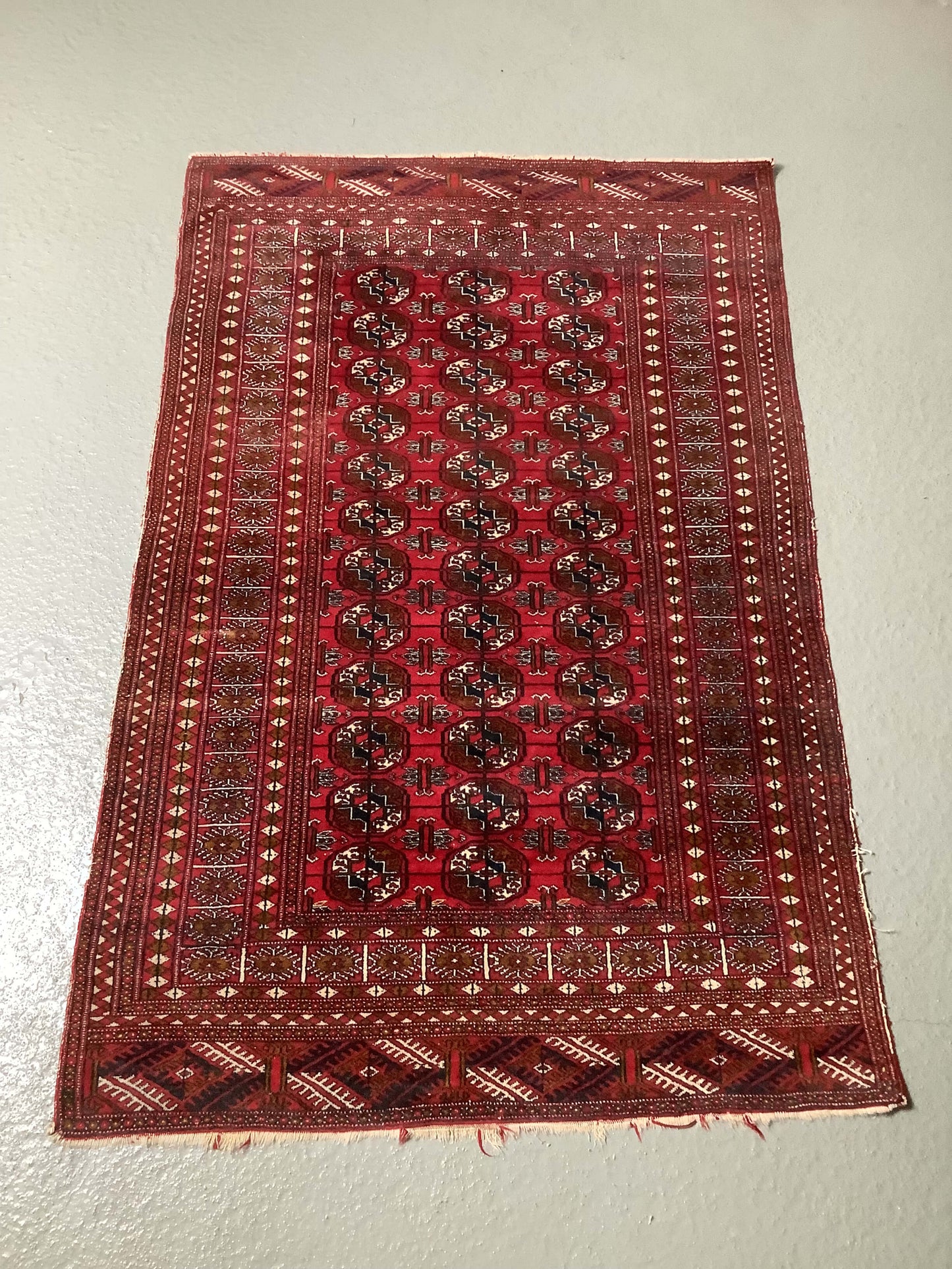 Käsinsolmittu vintage villamatto