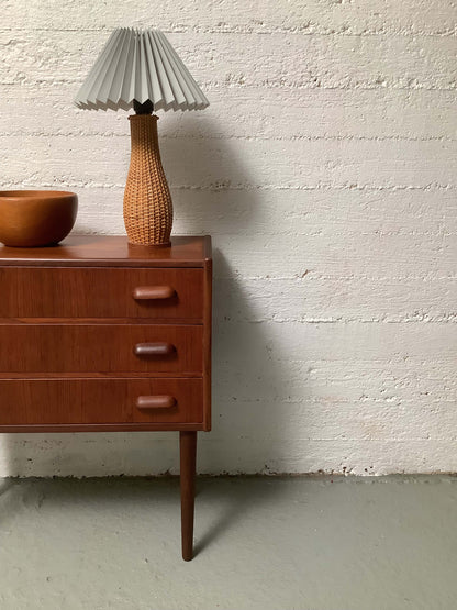 Teak lipasto 60/ 70-luku Tanska