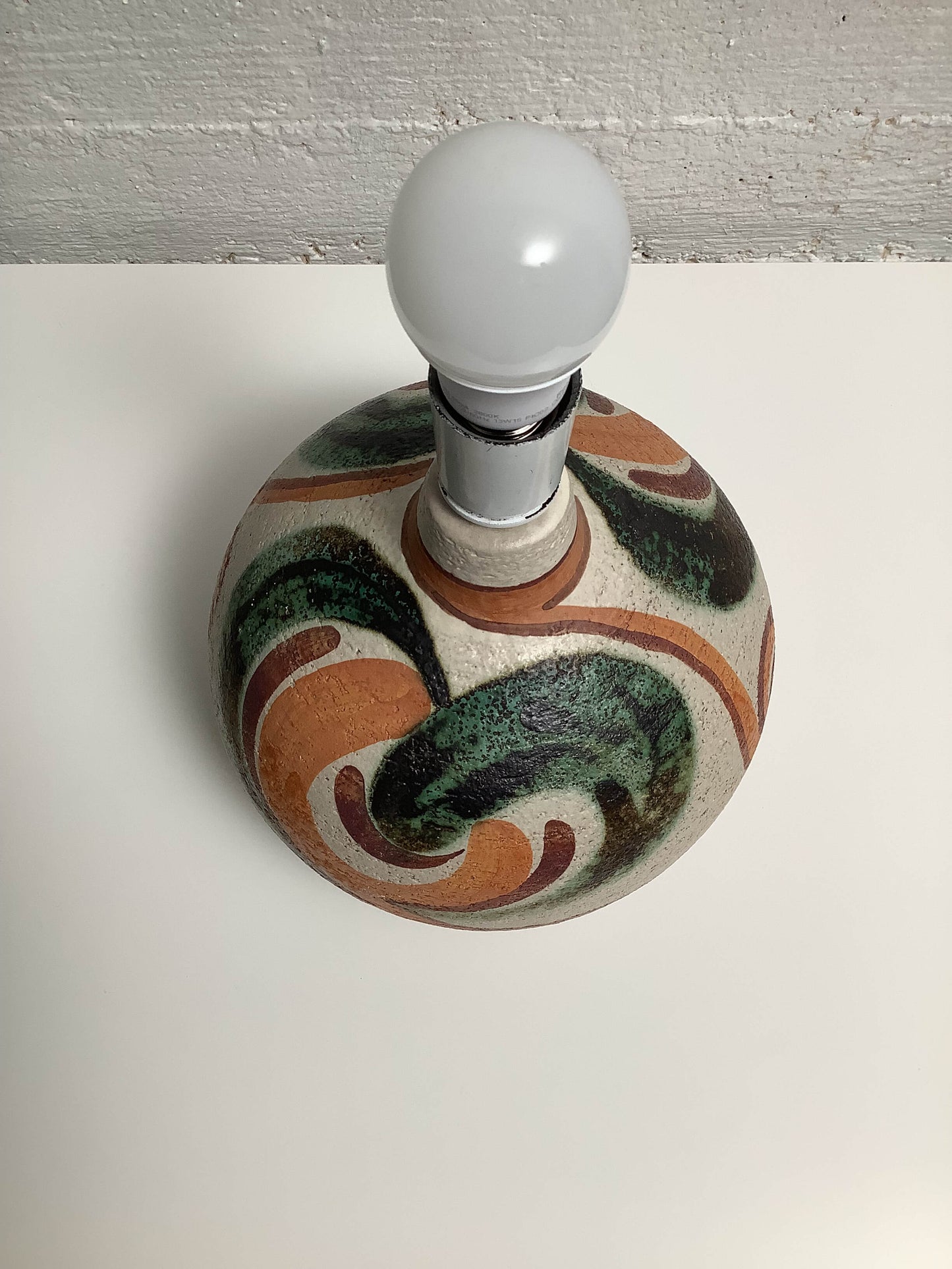 Noomi Backhausen, 1960- luvun keraaminen pöytävalaisin