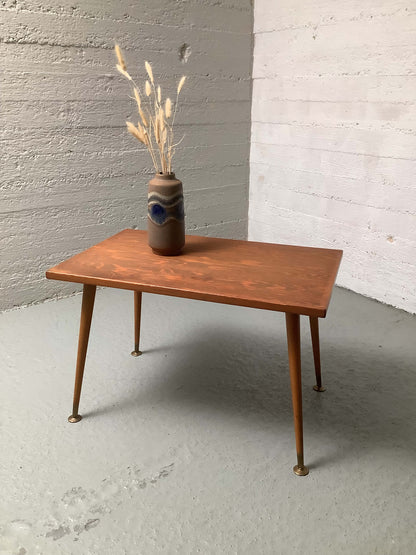 Tanskalainen siro sohvapöytä