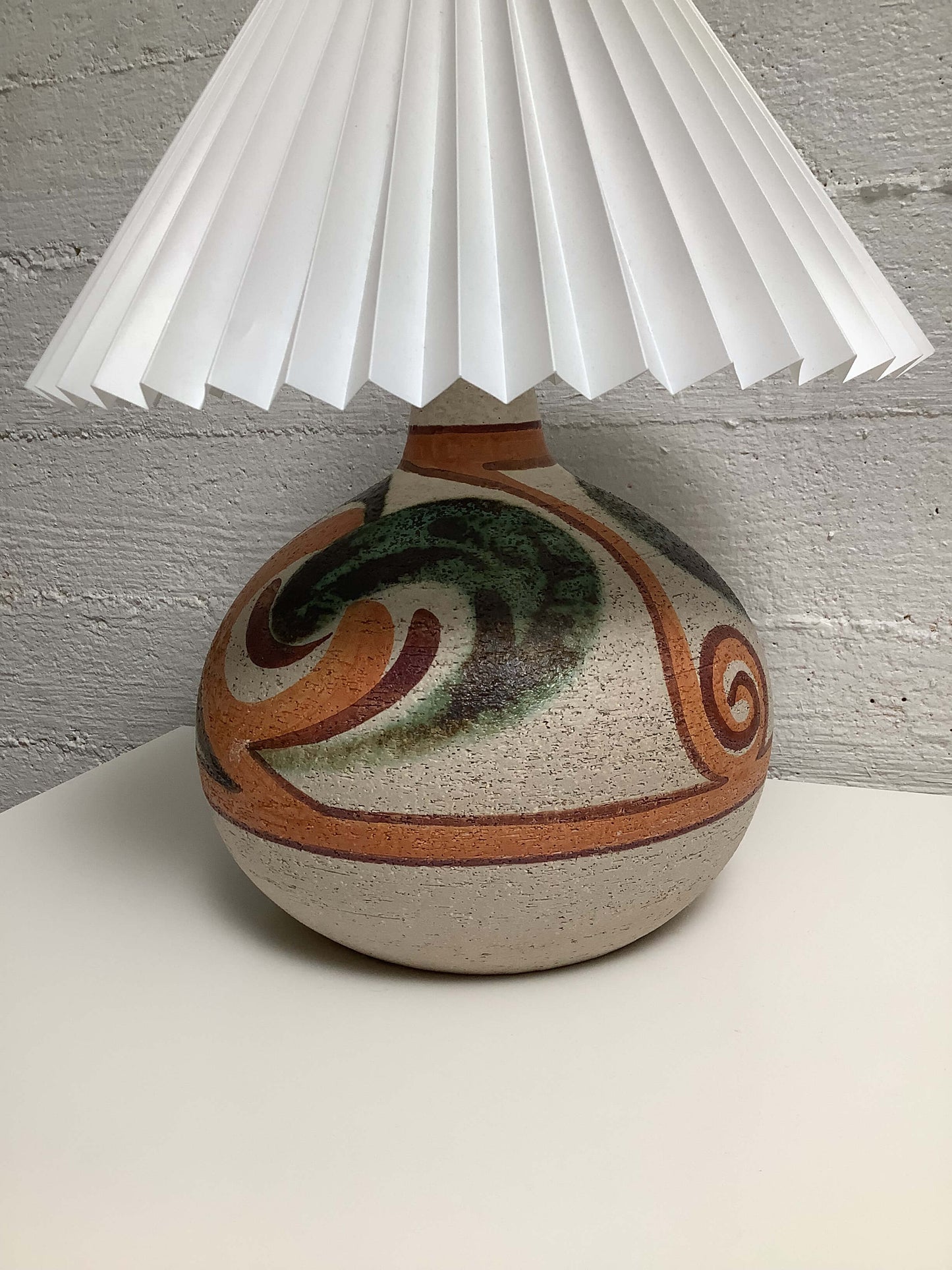 Noomi Backhausen, 1960- luvun keraaminen pöytävalaisin