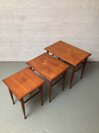 Tanskalainen teak sarjapöytä 60-luku